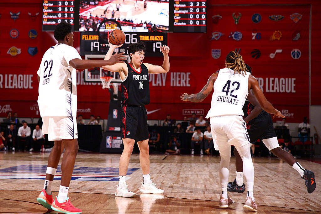 杨瀚森:庆祝动作是队友叫我做的 这周学会了What The Helly